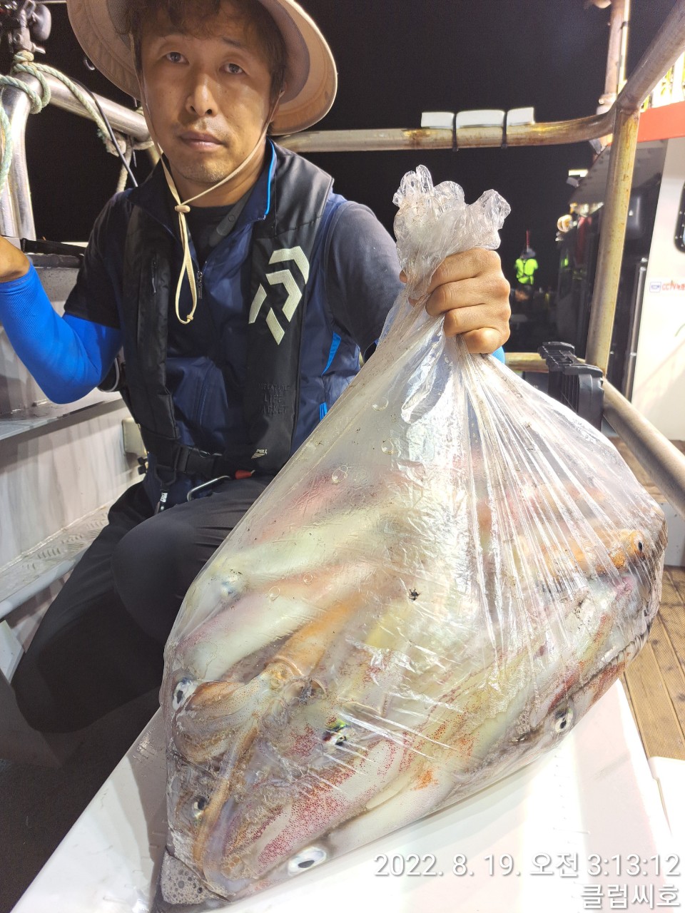 8월18일 클럽씨호 한치조황입니다